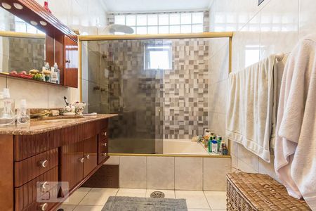 Casa à venda com 203m², 3 quartos e 3 vagas Casa à venda com 203m², 3 quartos e 3 vagasBanheiro 1