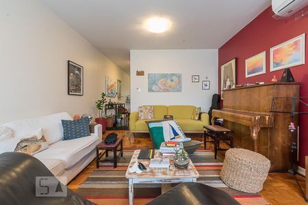 Casa à venda com 203m², 3 quartos e 3 vagas Casa à venda com 203m², 3 quartos e 3 vagasSala