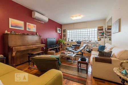 Casa à venda com 203m², 3 quartos e 3 vagas Casa à venda com 203m², 3 quartos e 3 vagasSala