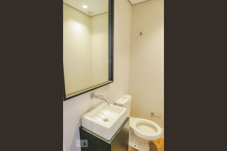 Lavabo  de apartamento para alugar com 1 quarto, 50m² em Jardim Europa, São Paulo