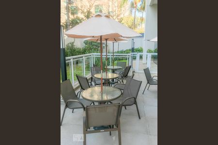 Apartamento para alugar com 50m², 1 quarto e 1 vaga Apartamento para alugar com 50m², 1 quarto e 1 vagaPiscina