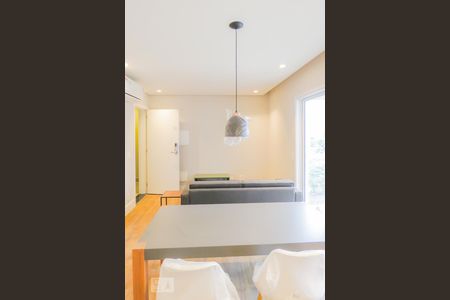 Sala  de apartamento para alugar com 1 quarto, 50m² em Jardim Europa, São Paulo