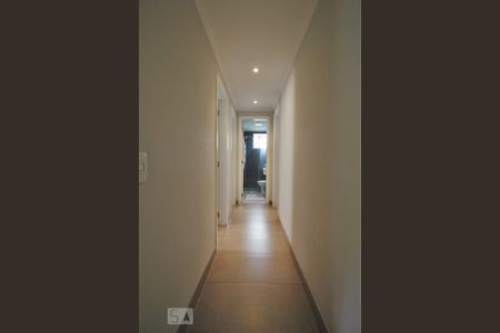 Corredor de apartamento para alugar com 3 quartos, 70m² em Paraíso do Morumbi, São Paulo