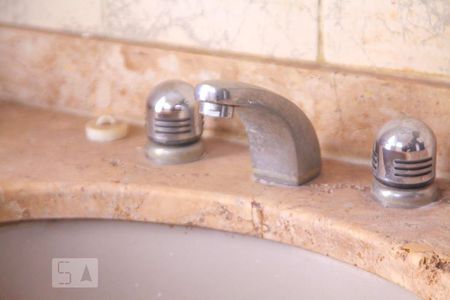 Banheiro - Torneira de apartamento para alugar com 2 quartos, 70m² em Cascadura, Rio de Janeiro