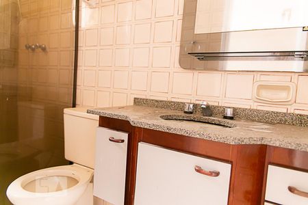 Apartamento à venda com 62m², 2 quartos e 1 vaga Apartamento à venda com 62m², 2 quartos e 1 vagaBanheiro da Suíte