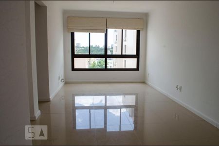 Sala  de apartamento para alugar com 2 quartos, 80m² em Passo da Areia, Porto Alegre