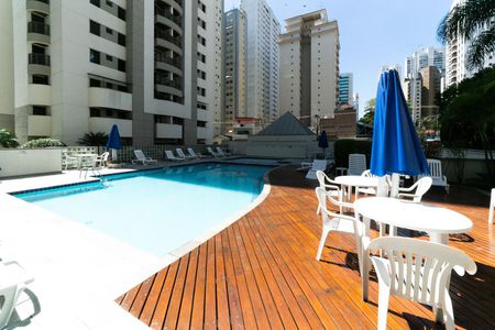 Apartamento para alugar com 77m², 2 quartos e 2 vagas Apartamento para alugar com 77m², 2 quartos e 2 vagasPiscina