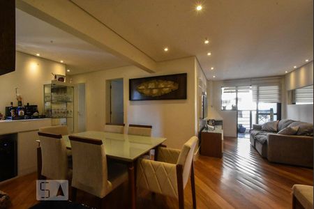 Apartamento para alugar com 77m², 2 quartos e 2 vagas Apartamento para alugar com 77m², 2 quartos e 2 vagasSala de Jantar