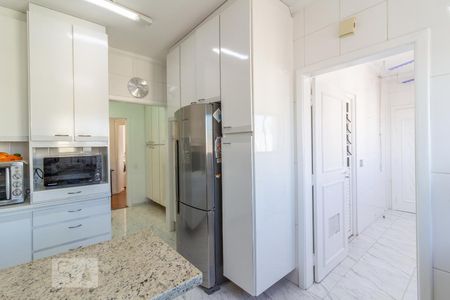 Apartamento para alugar com 230m², 4 quartos e 3 vagas Apartamento para alugar com 230m², 4 quartos e 3 vagasCozinha