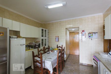 Apartamento à venda com 136m², 2 quartos e 1 vagaCozinha e Área de Serviço