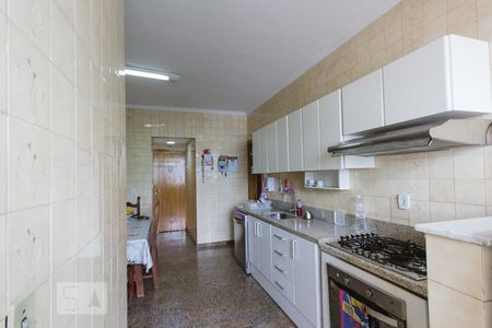 Apartamento à venda com 136m², 2 quartos e 1 vagaCozinha e Área de Serviço