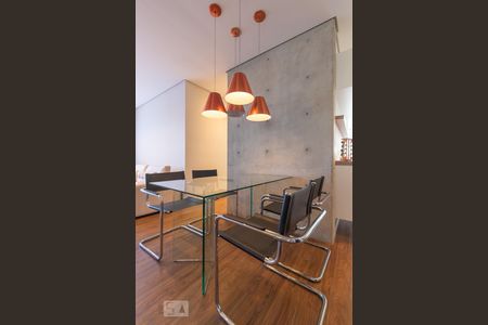 Sala de apartamento para alugar com 2 quartos, 70m² em Cambuí, Campinas