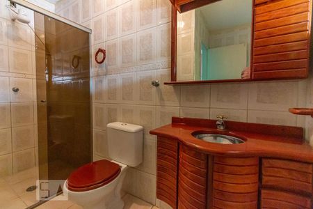 Casa para alugar com 300m², 4 quartos e 2 vagasBanheiro 