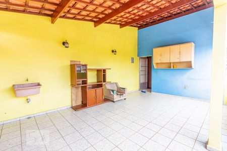 Casa para alugar com 300m², 4 quartos e 2 vagasQuintal