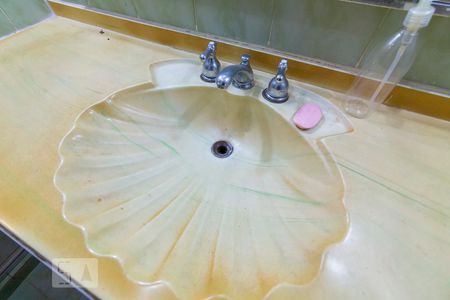 Apartamento à venda com 70m², 2 quartos e sem vagaBanheiro