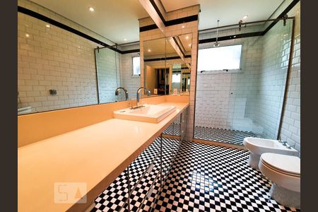 Casa à venda com 685m², 5 quartos e 8 vagasBanheiro suíte 4