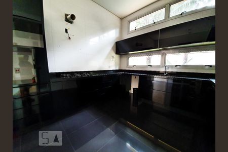 Casa à venda com 685m², 5 quartos e 8 vagasCozinha