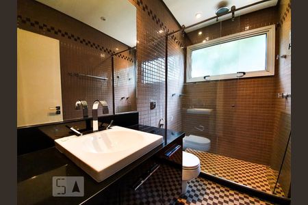 Banheiro da Suíte 1 de casa à venda com 5 quartos, 685m² em Jardim Guedala, São Paulo