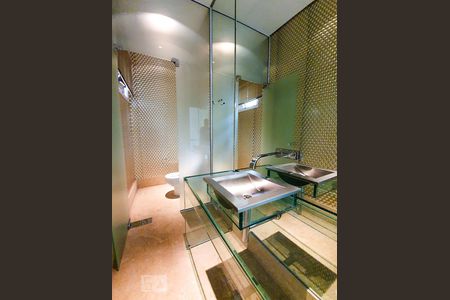 Casa à venda com 685m², 5 quartos e 8 vagasLavabo 