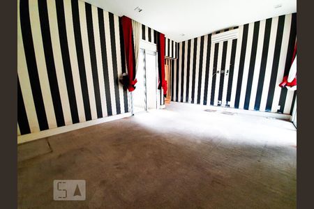 Casa à venda com 685m², 5 quartos e 8 vagasSuíte 4