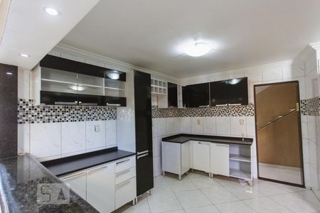 Apartamento à venda com 340m², 3 quartos e sem vagaCozinha (Primeiro Andar)
