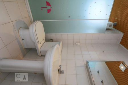 Banheiro  de apartamento para alugar com 2 quartos, 51m² em Jacarepaguá, Rio de Janeiro