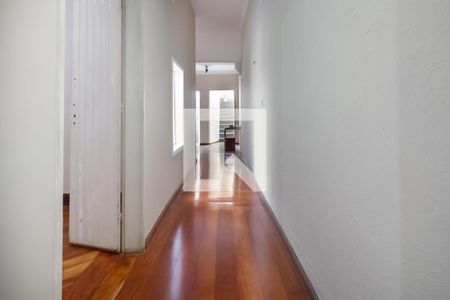 Casa à venda com 300m², 6 quartos e sem vagaCorredor