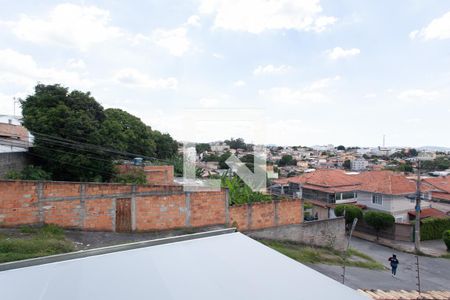 Vista do Quarto 1 de casa para alugar com 2 quartos, 75m² em Rio Branco, Belo Horizonte