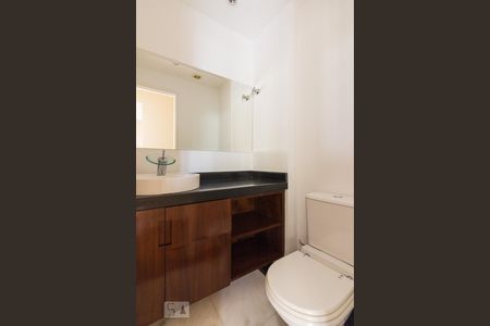 Lavabo de apartamento para alugar com 3 quartos, 130m² em Santa Teresinha, São Paulo
