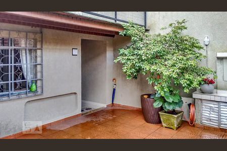 Casa à venda com 220m², 4 quartos e 2 vagas Casa à venda com 220m², 4 quartos e 2 vagasGARAGEM