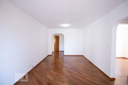 Apartamento para alugar com 68m², 2 quartos e 1 vagaSala