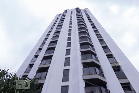 Apartamento à venda com 79m², 3 quartos e 2 vagas Apartamento à venda com 79m², 3 quartos e 2 vagasFachada