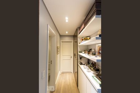 Corredor de apartamento para alugar com 1 quarto, 70m² em Morumbi, São Paulo