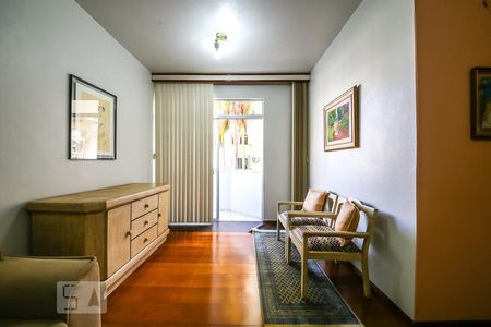 Sala de apartamento para alugar com 2 quartos, 66m² em Trindade, Florianópolis