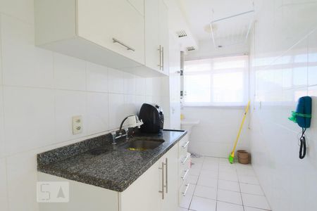 Apartamento à venda com 61m², 2 quartos e 1 vagaCozinha - Armários