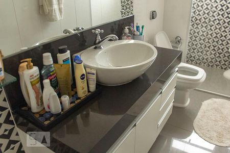 Banheiro da Suíte de apartamento para alugar com 3 quartos, 100m² em Serra, Belo Horizonte