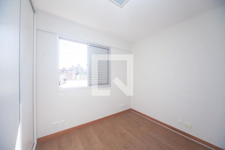 Quarto 2 de apartamento para alugar com 3 quartos, 110m² em Buritis, Belo Horizonte