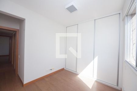 Quarto de apartamento para alugar com 3 quartos, 110m² em Buritis, Belo Horizonte