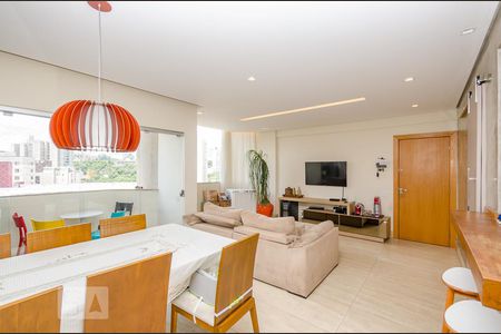 Sala de apartamento para alugar com 3 quartos, 110m² em Buritis, Belo Horizonte