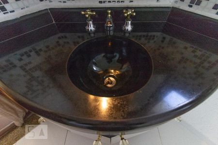 Casa à venda com 230m², 3 quartos e 3 vagas