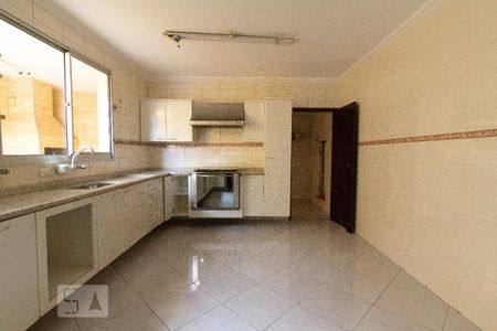 Casa à venda com 230m², 3 quartos e 3 vagas
