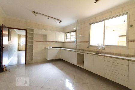 Casa à venda com 230m², 3 quartos e 3 vagas