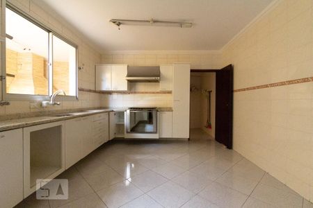 Casa à venda com 230m², 3 quartos e 3 vagas