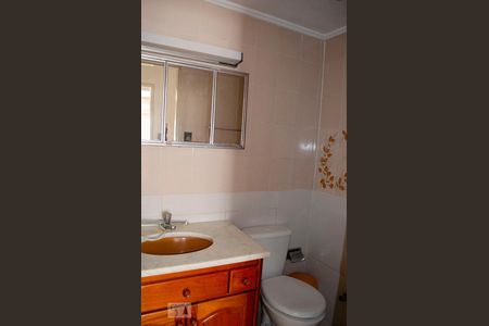 Banheiro  de apartamento à venda com 2 quartos, 70m² em Humaitá, Porto Alegre