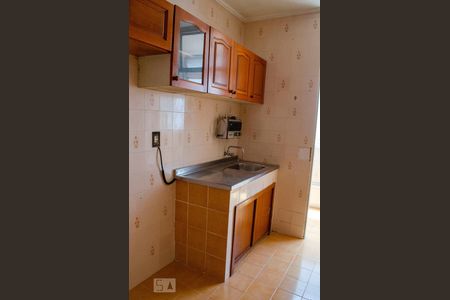 Cozinha  de apartamento à venda com 2 quartos, 70m² em Humaitá, Porto Alegre