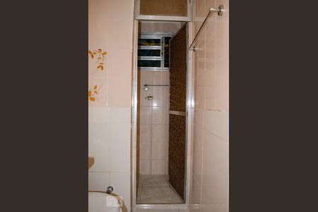 Banheiro  de apartamento à venda com 2 quartos, 70m² em Humaitá, Porto Alegre
