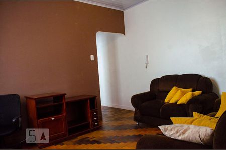 Sala de Apartamento com 2 quartos, 54m² Petrópolis
