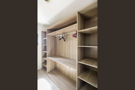 Closet suite  de casa para alugar com 3 quartos, 300m² em Vila Oratório, São Paulo