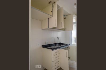 Apartamento para alugar com 60m², 3 quartos e 1 vaga Apartamento para alugar com 60m², 3 quartos e 1 vagaCozinha - Armários