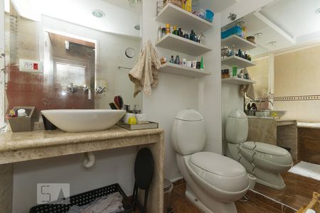 Apartamento à venda com 140m², 3 quartos e 1 vagaBanheiro do quarto 3 suíte